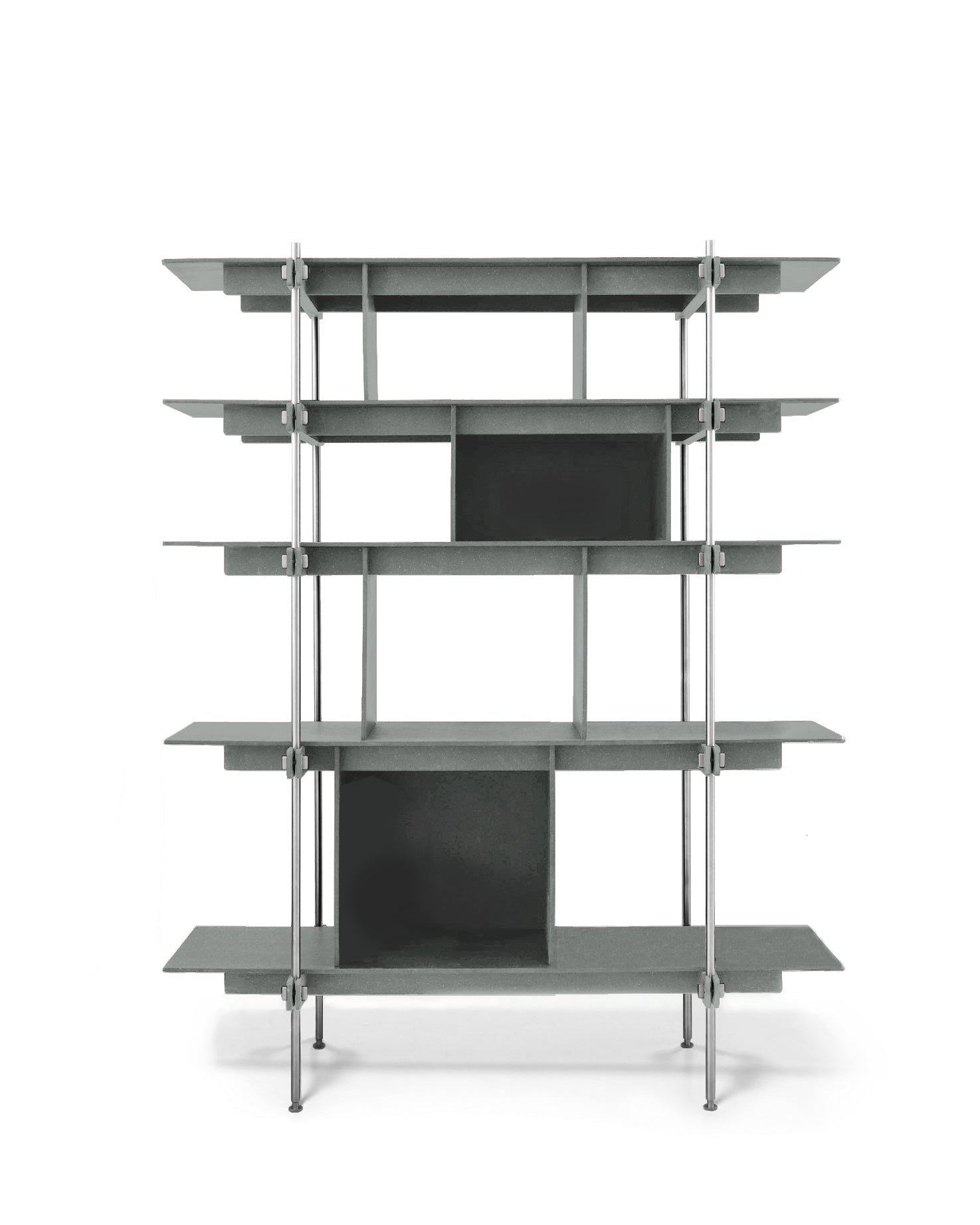 Offenes design regal mit grauen holzböden und edelstahlgestell, regal mit fächern.